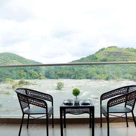 Athirapilly River Resort Athirappilly 外观 照片